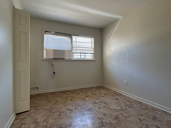 5th image of 3825 Hylan Blvd Floor 2