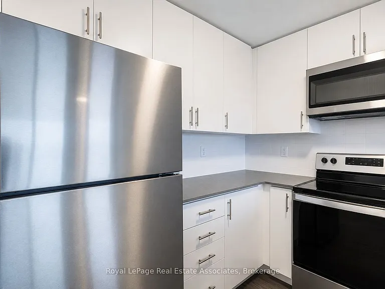 3401 Ridgeway Dr #312 — Photo 2