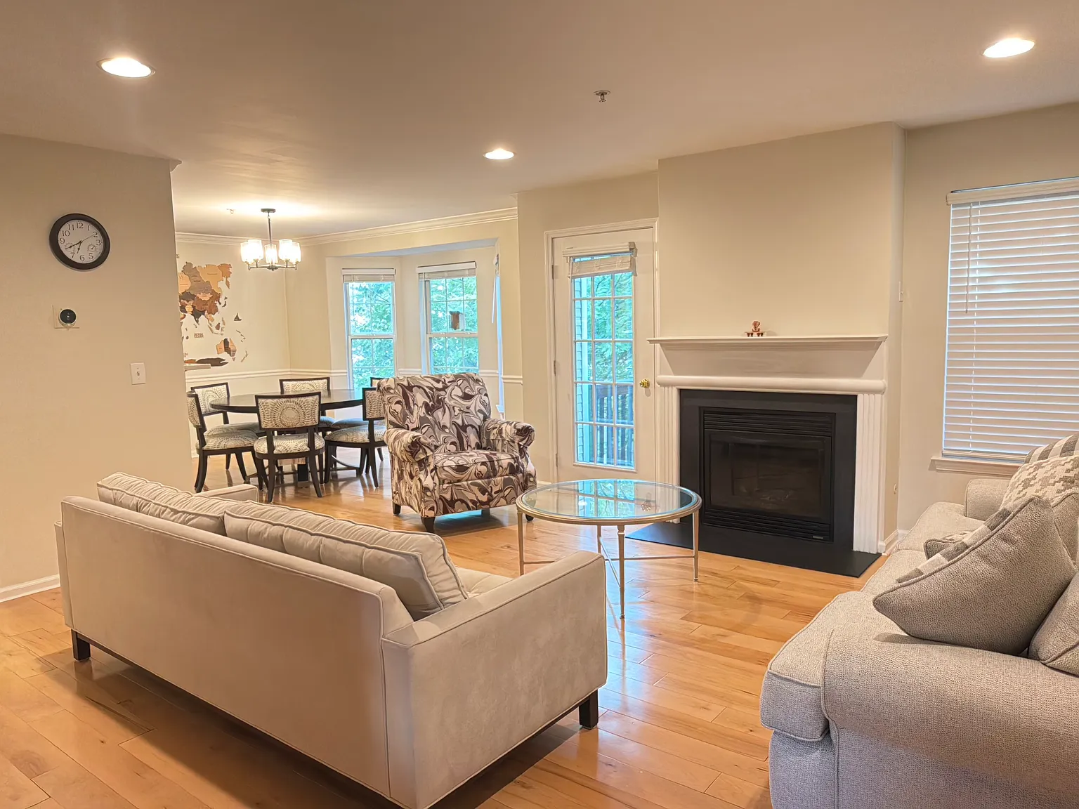 2 bed, 2.5 bath, 1950 sqft, $3,800 — Photo 4