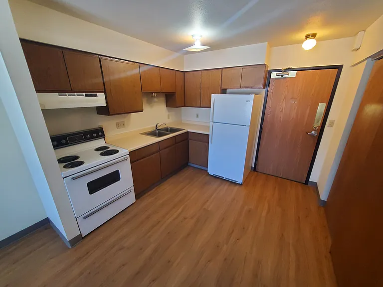 Pheasant Run Apartments — Photo 1