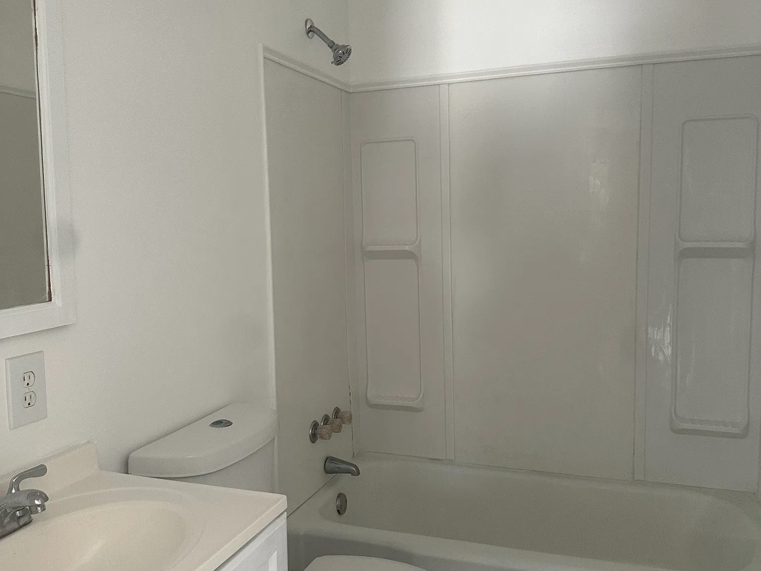 3 bed, 992 sqft, $975 — Photo 3