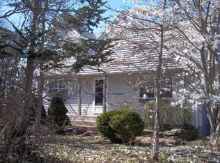 127 Peters Ln, Westhampton Beach, NY 11978