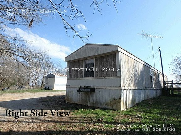 4th image of 211 Holly Berry Ln