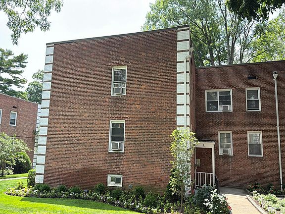 3rd image of 3 Edwards St