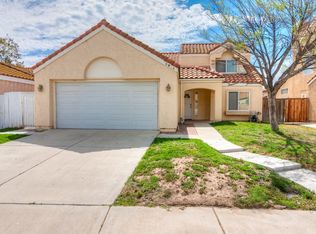 2914 Saint Tropez Dr, Ontario, CA 91761