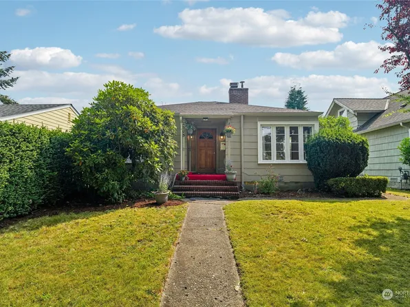 2305 McDougall Avenue, Everett, WA 98201