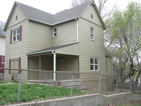 2nd image of 300 Jackson Ave