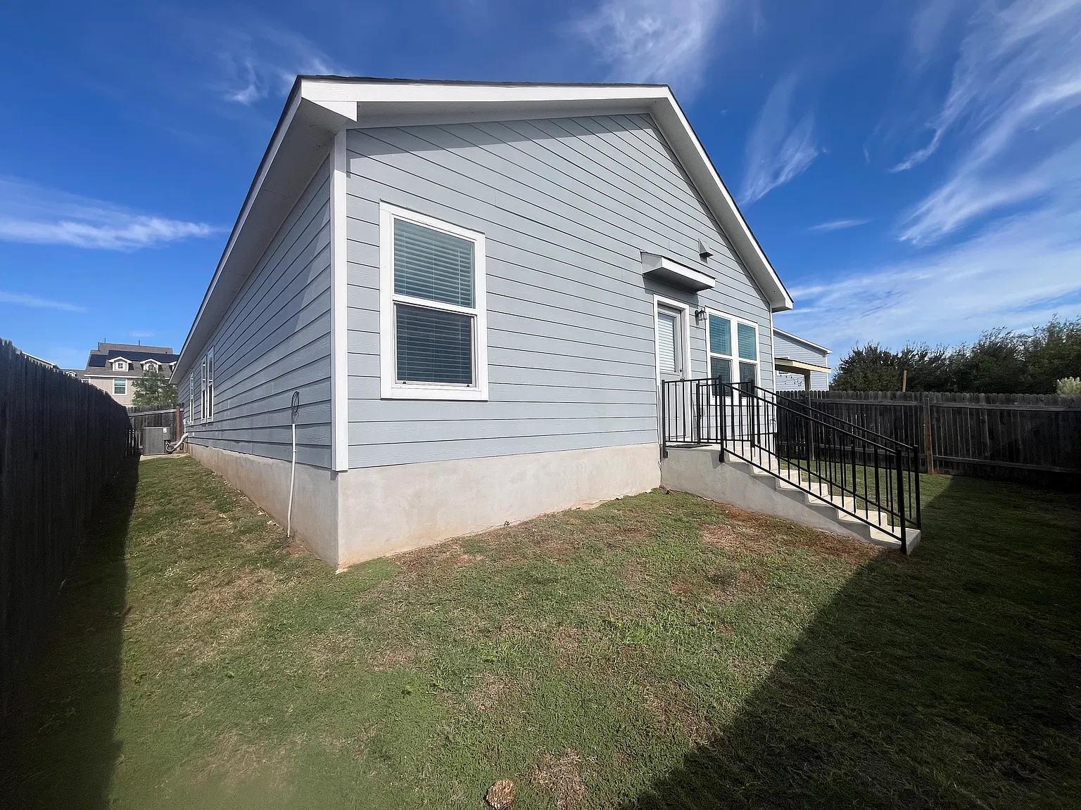 4 bed, 1606 sqft, $2,000 — Photo 3