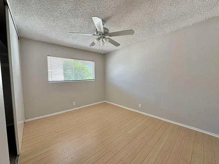 731 N Azusa Ave — Photo 20