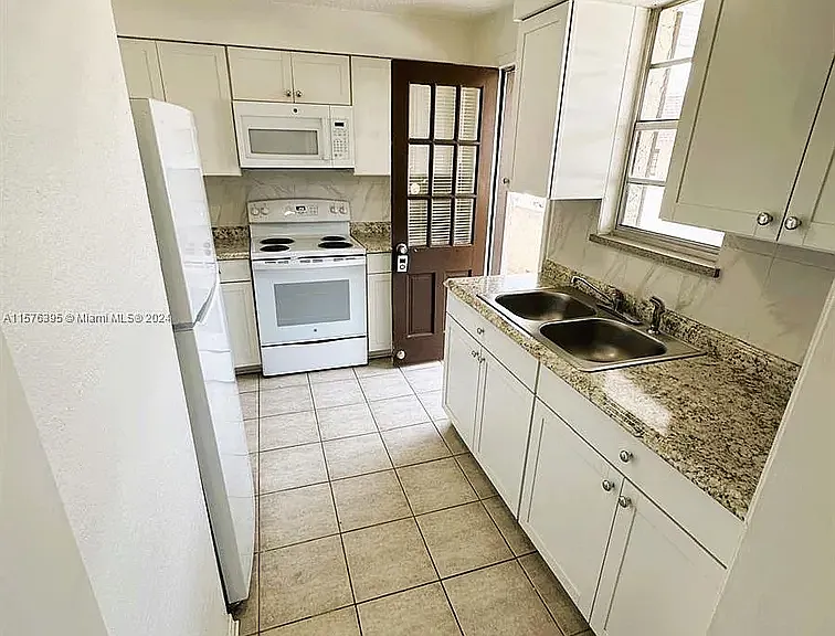1748 El Camino Rd #6 — Photo 18