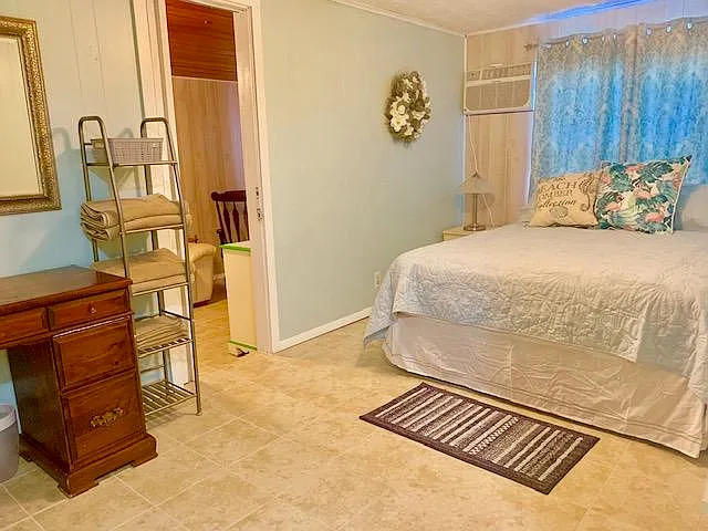 579 E Beach Rd — Photo 11