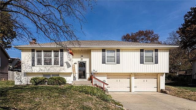 1st image of 2921 Iva Dr