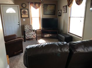 1001 E Oak St, Taylorville, IL 62568