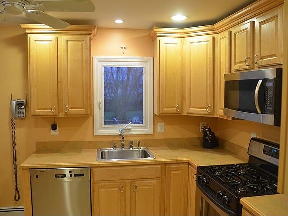 5th image of 120 Evans Dr