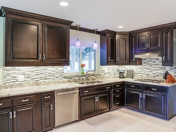 4th image of 14 Hopkins Cir