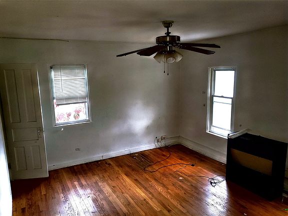 4th image of 2628 Carmel Blvd APT 2E