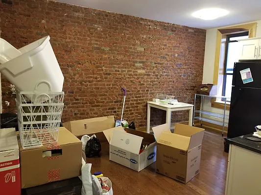 Rented by Zuz Realty | media 22