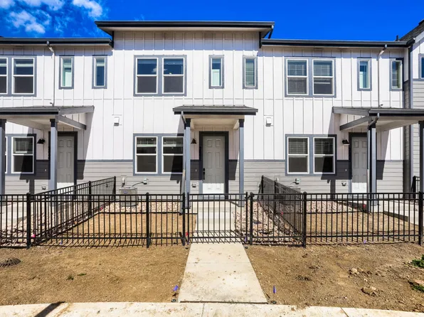 2851 Bear Springs Cir, Longmont, CO 80503