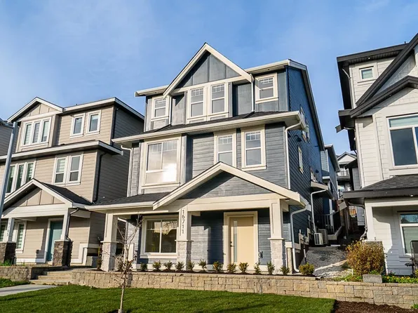 16711 16th Ave, Surrey, BC V3Z 0T3