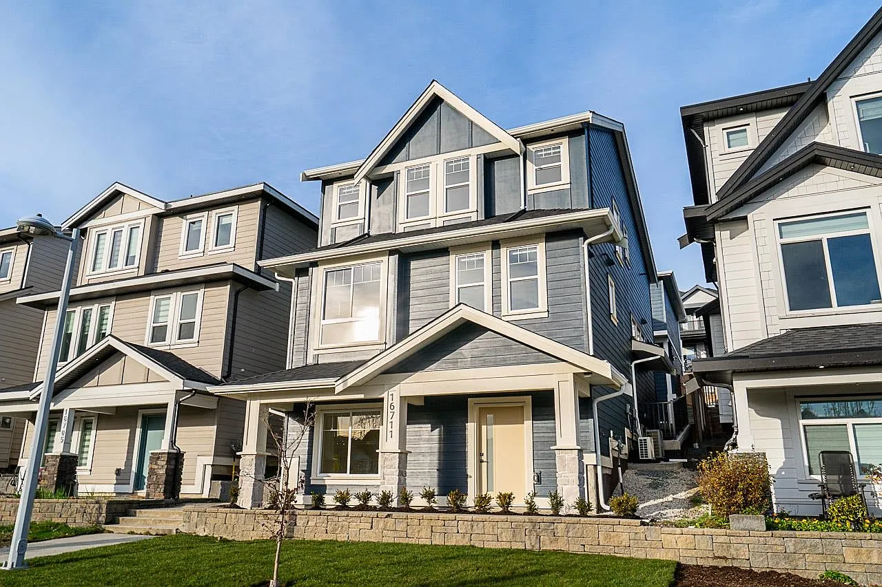 16711 16th Ave photo 1