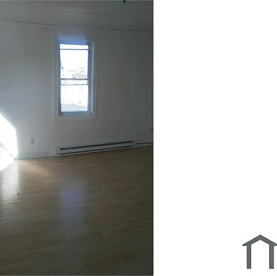 3 bed, $1,800 — Photo 3