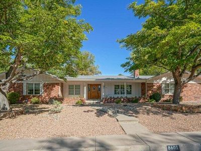 8601 La Sala Del Sur NE, Albuquerque, NM, 87111