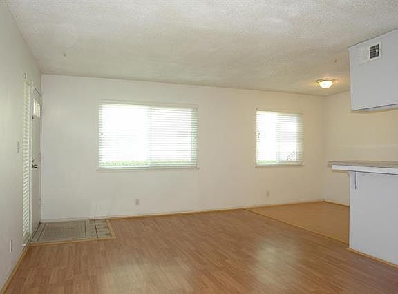 4th image of 256 Tradewinds Ct APT 2
