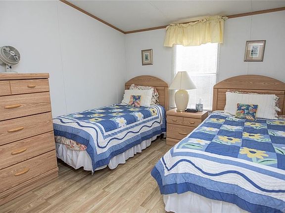 4th image of 216 Winding Creek Ln