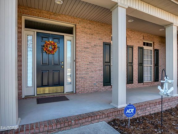 4th image of 1415 Banebury Ln
