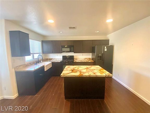 3rd image of 10996 Crispinio St