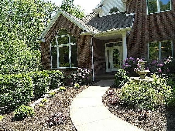 3rd image of 900 Timberland Ln