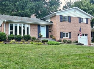 6600 Greyswood Rd, Bethesda, MD 20817