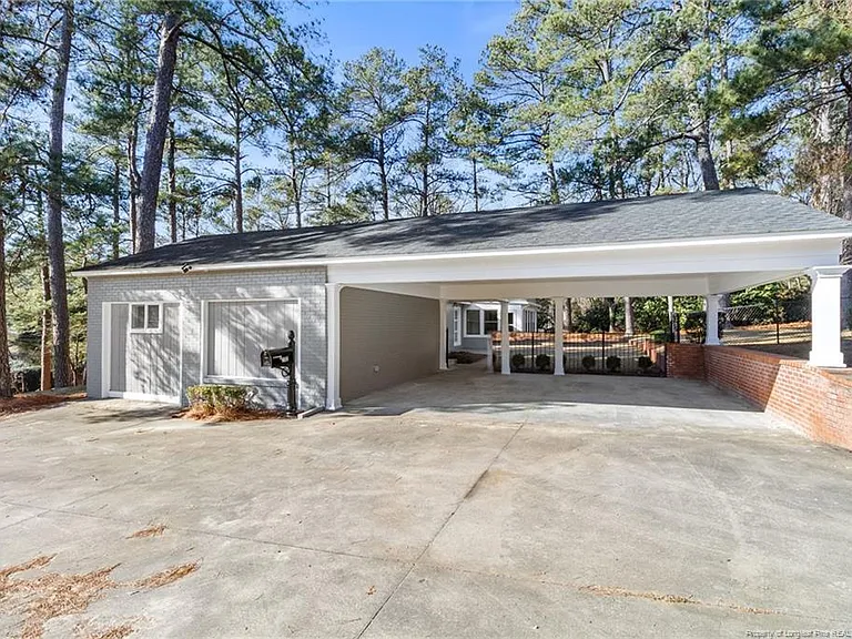 2712 Morganton Rd — Photo 2