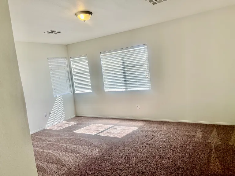 6550 Ditmars St — Photo 26