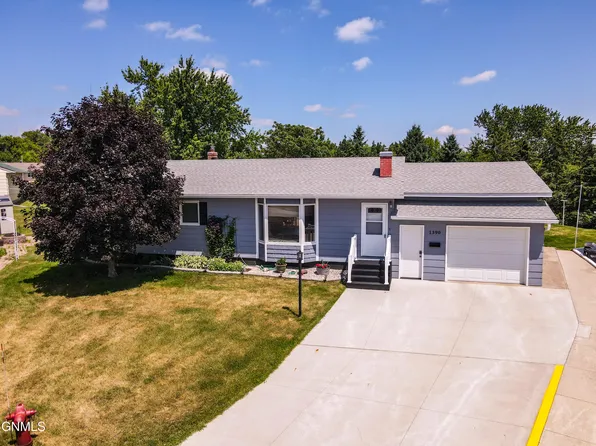 1390 Central Ave N, Valley City, ND 58072