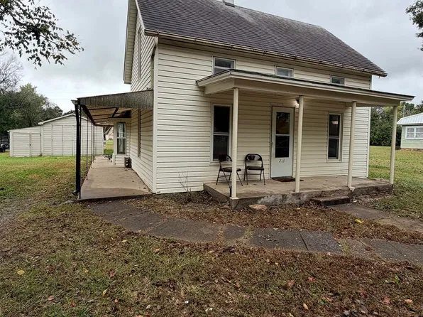 213 S Walnut St, Eureka, KS 67045