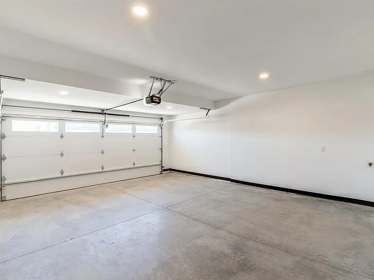 2103 Lacey Dr — Photo 19