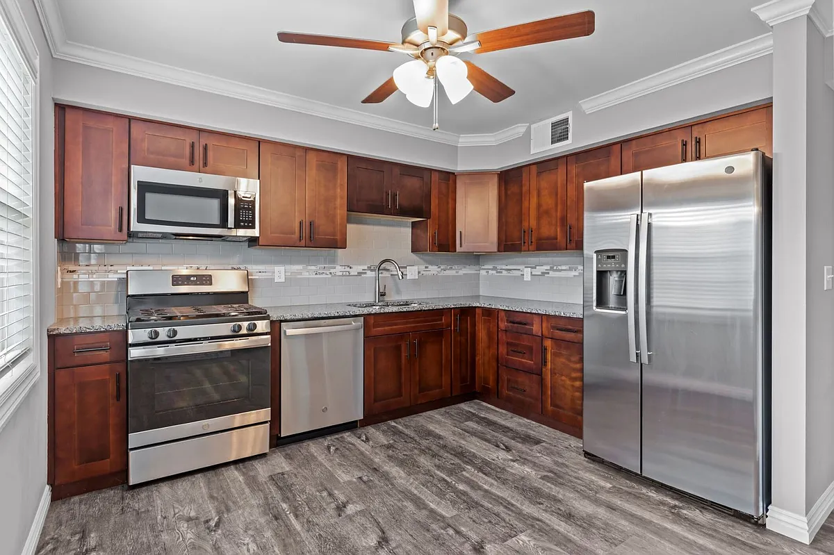 Building Photo - Forest Park Townhomes