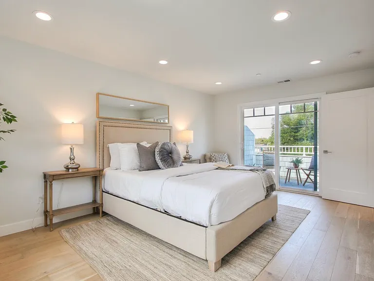 Master suite room view to the balcony