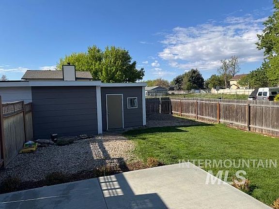 3rd image of 1723 E Boise Ave