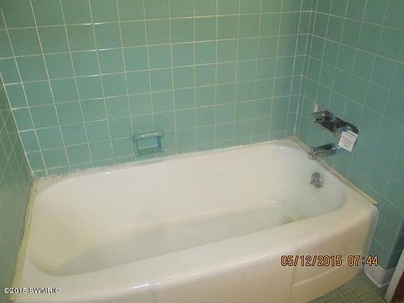 5th image of 3313 Leahy St