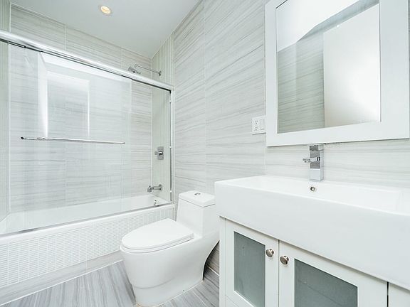 5th image of 292 Bedford Ave #20