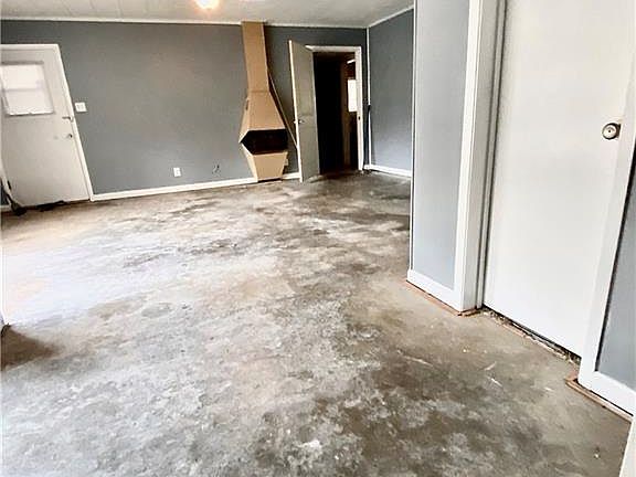 4th image of 513 Farnell Ln