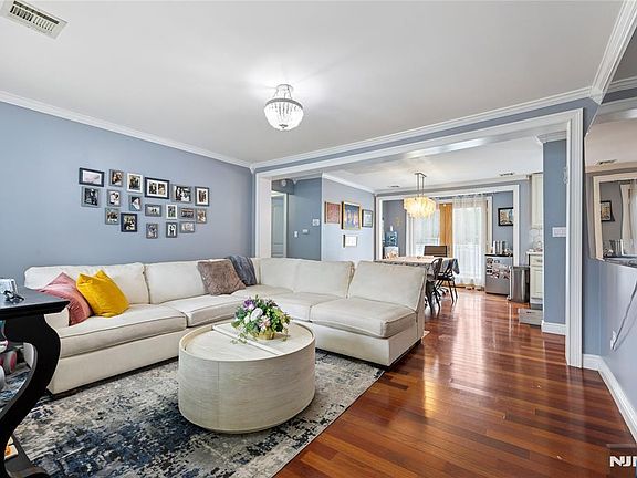 5th image of 74 Spring Ave