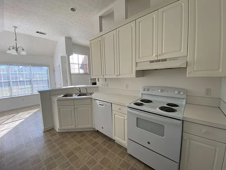 7936 Copperfield Dr — Photo 9