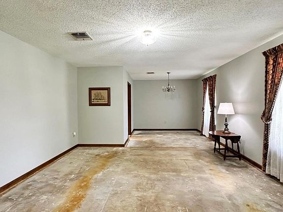 4th image of 202 Belmont Dr