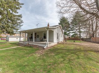 1529 Ravenswood Dr, Columbus, IN 47201