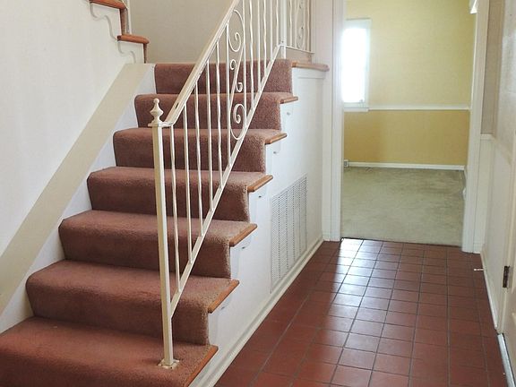 2nd image of 1737 Trowman Way