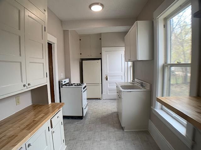 1st image of 2800 Cedar Ave S APT 1