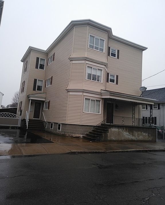 946 Globe St Fall River, MA, 02724 Apartments for Rent Zillow
